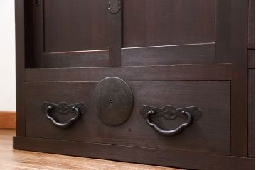 アンティーク家具　古民具・骨董 シックな収納箪笥サイドボード(水屋箪笥、帳場箪笥)