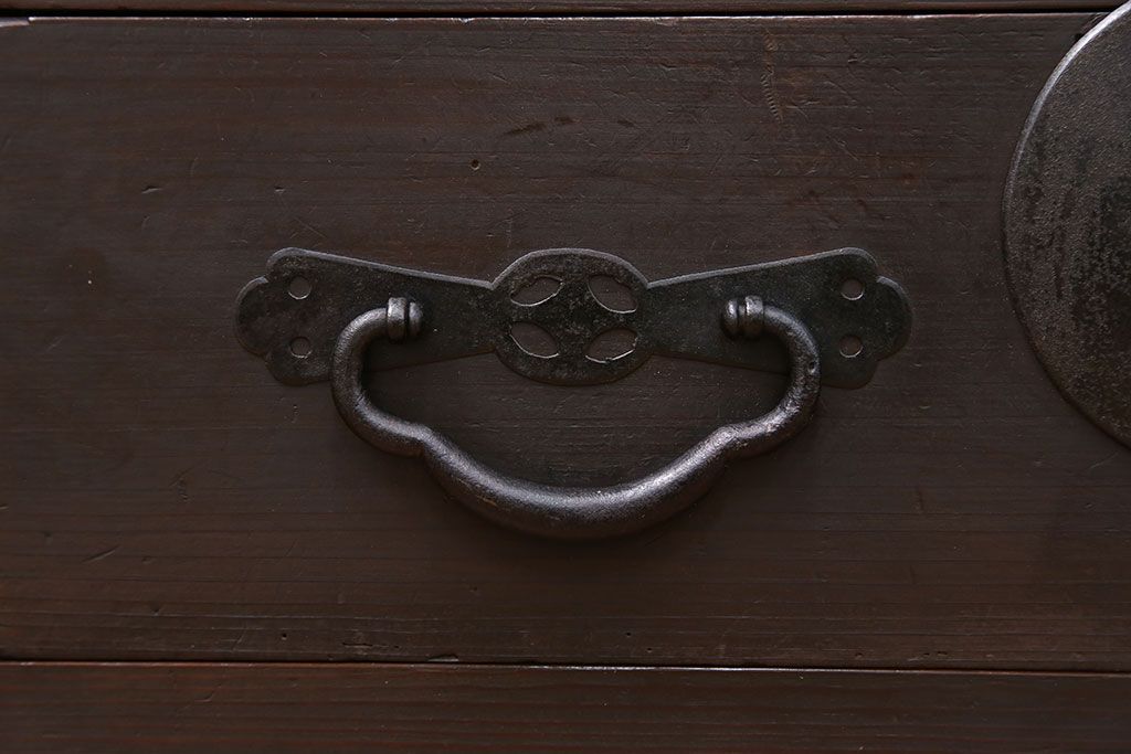 アンティーク家具　古民具・骨董 シックな収納箪笥サイドボード(水屋箪笥、帳場箪笥)