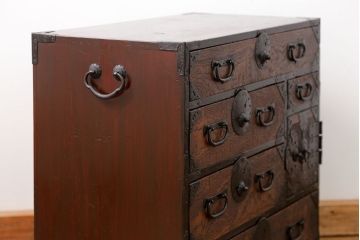 アンティーク家具　古民具・骨董 前面欅(ケヤキ)材玉杢 杢目のすばらしい仙台小箪笥(時代箪笥、帳場箪笥)