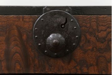 アンティーク家具　古民具・骨董 前面欅(ケヤキ)材玉杢 杢目のすばらしい仙台小箪笥(時代箪笥、帳場箪笥)