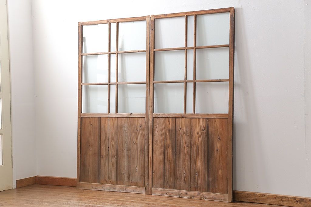 アンティーク 古い木味のガラス戸2枚セット(引き戸)