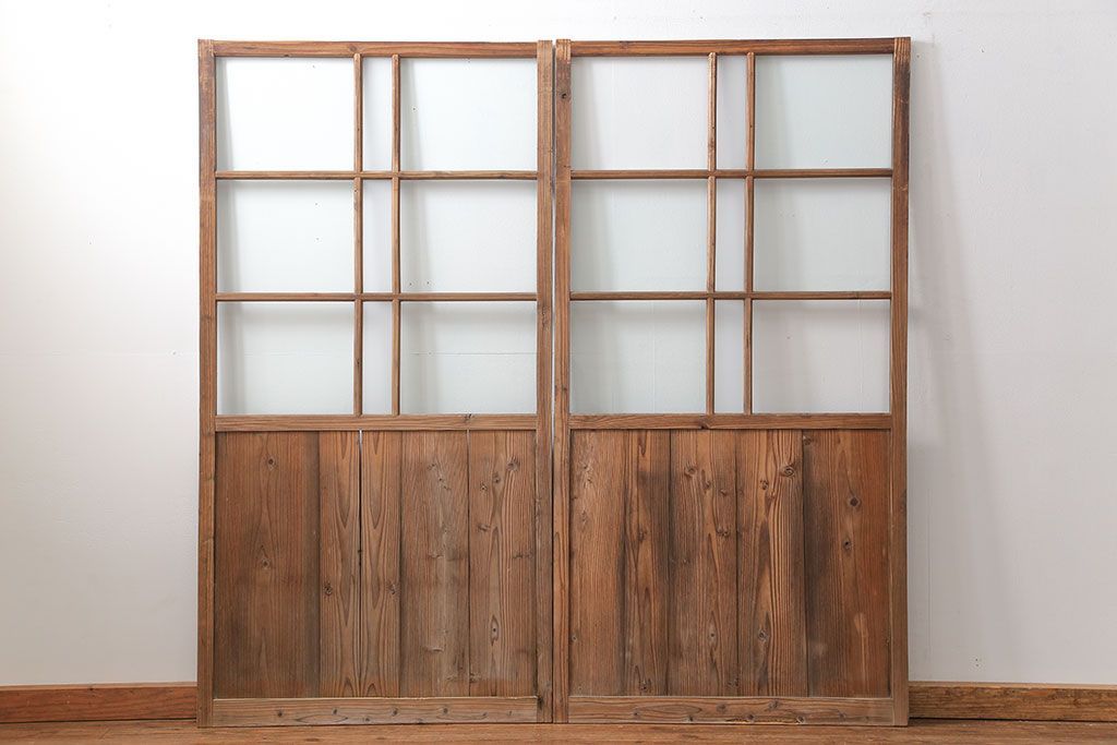 アンティーク 古い木味のガラス戸2枚セット(引き戸)