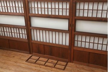 アンティーク 裏障子付きのスッキリとした格子戸 4枚セット(和風建具)
