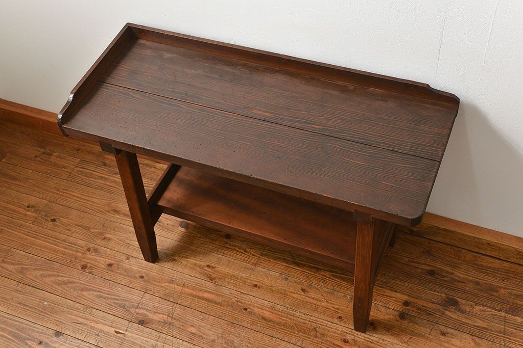 アンティーク家具　アンティーク かわいいデザインのサイドテーブル(作業台)