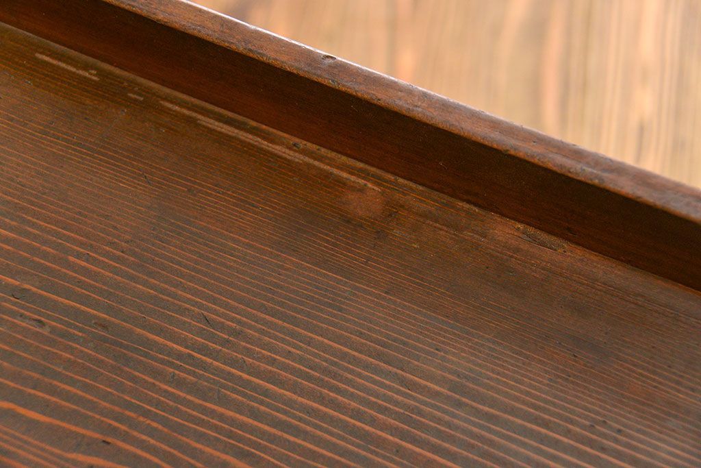 アンティーク家具　アンティーク かわいいデザインのサイドテーブル(作業台)