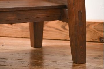 アンティーク家具　アンティーク かわいいデザインのサイドテーブル(作業台)