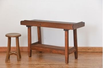 アンティーク家具　アンティーク かわいいデザインのサイドテーブル(作業台)