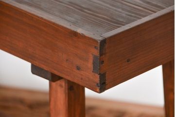 アンティーク家具　アンティーク かわいいデザインのサイドテーブル(作業台)