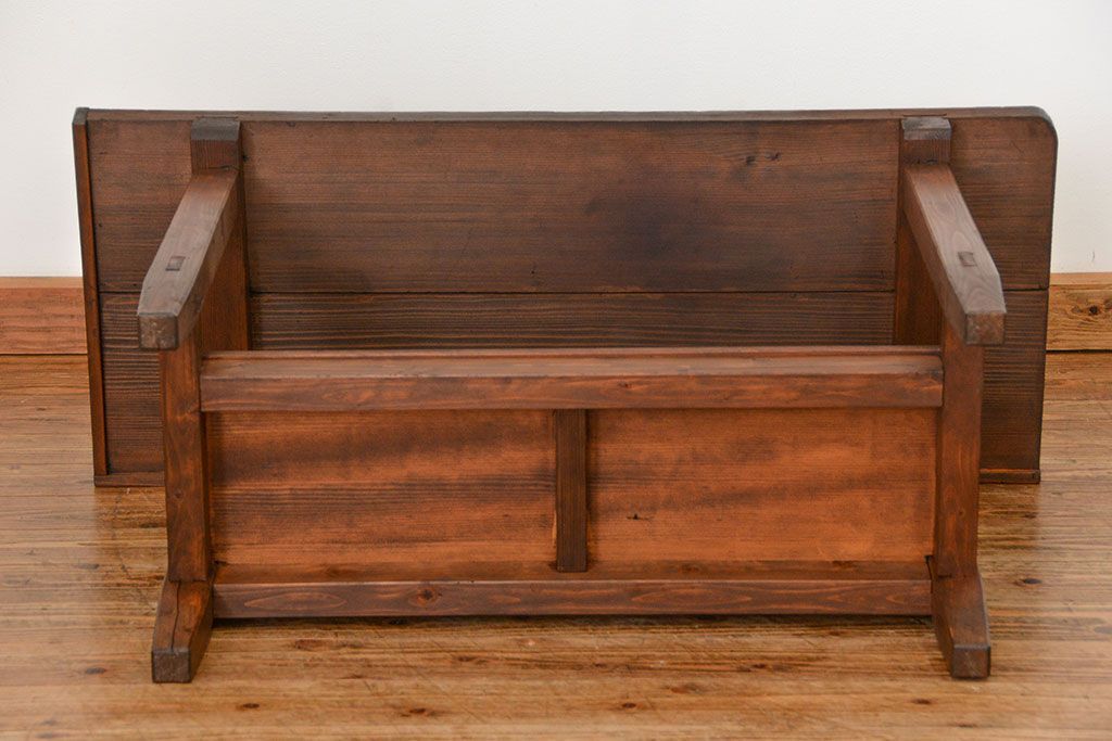 アンティーク家具　アンティーク かわいいデザインのサイドテーブル(作業台)