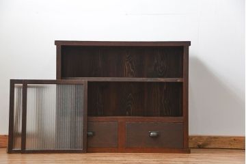 アンティーク家具　アンティーク 銀モールガラスの収納棚(戸棚)