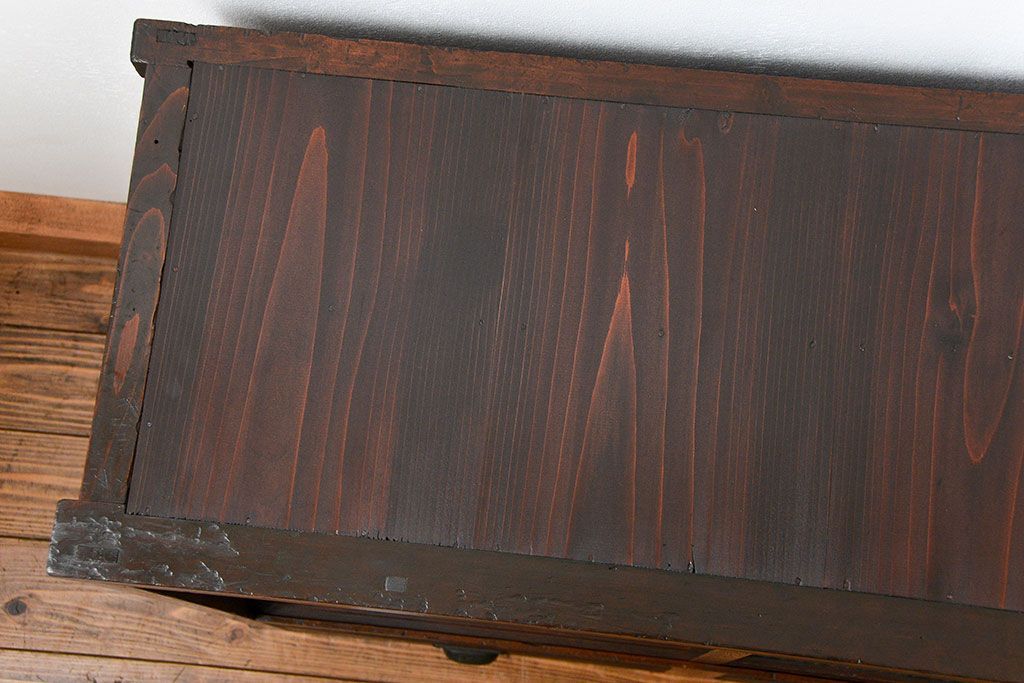 アンティーク家具　アンティーク 銀モールガラスの収納棚(戸棚)