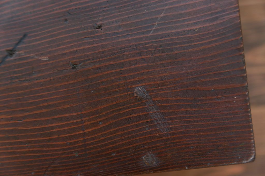 アンティーク家具　古民具・骨董 古い木の小さな机(飾り棚、テーブル)