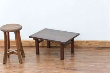 アンティーク家具　古民具・骨董 古い木の小さな机(飾り棚、テーブル)