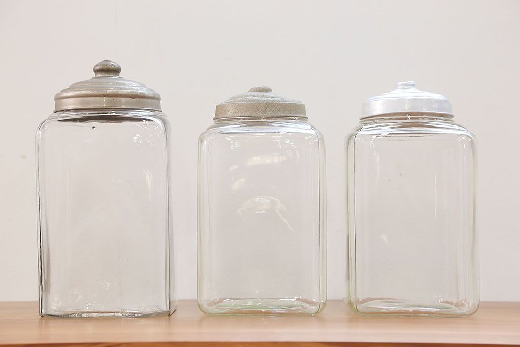 アンティーク雑貨　アンティーク 古い駄菓子屋のレトロなガラス瓶3個セット(ガラスビン)