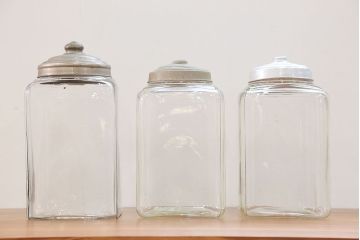 アンティーク雑貨　アンティーク 古い駄菓子屋のレトロなガラス瓶3個セット(ガラスビン)