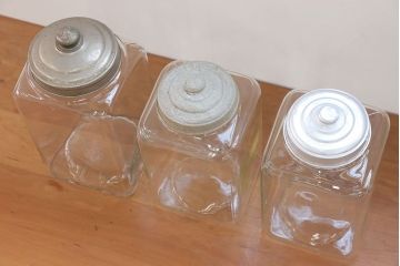 アンティーク雑貨　アンティーク 古い駄菓子屋のレトロなガラス瓶3個セット(ガラスビン)