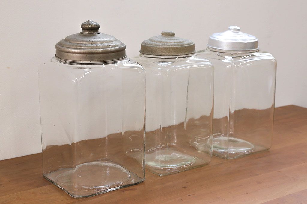 アンティーク雑貨　アンティーク 古い駄菓子屋のレトロなガラス瓶3個セット(ガラスビン)