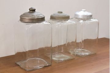 アンティーク雑貨　アンティーク 古い駄菓子屋のレトロなガラス瓶3個セット(ガラスビン)