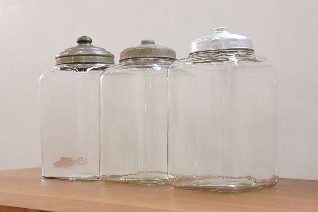 アンティーク雑貨　アンティーク 古い駄菓子屋のレトロなガラス瓶3個セット(ガラスビン)