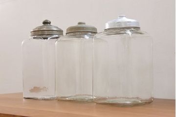 アンティーク雑貨　アンティーク 古い駄菓子屋のレトロなガラス瓶3個セット(ガラスビン)