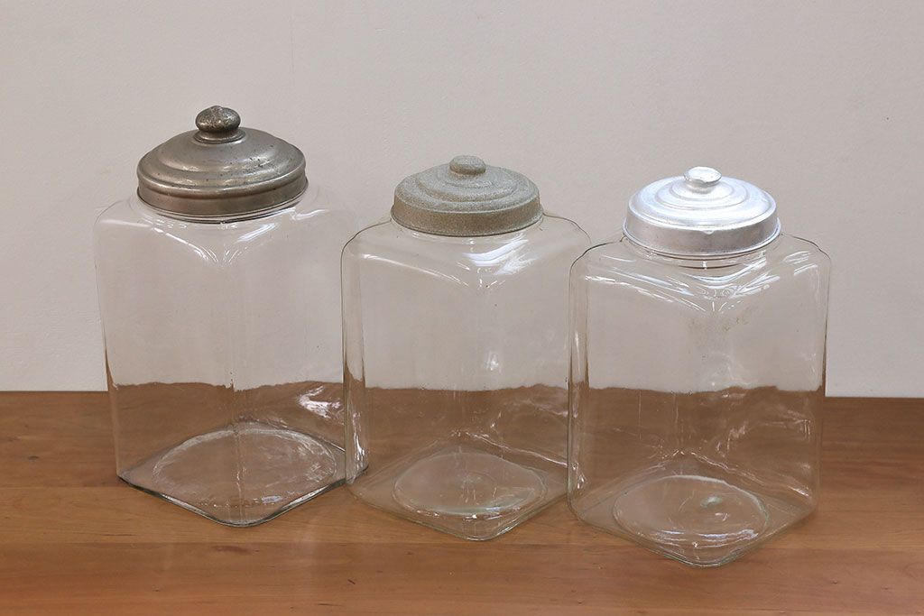 アンティーク雑貨　アンティーク 古い駄菓子屋のレトロなガラス瓶3個セット(ガラスビン)