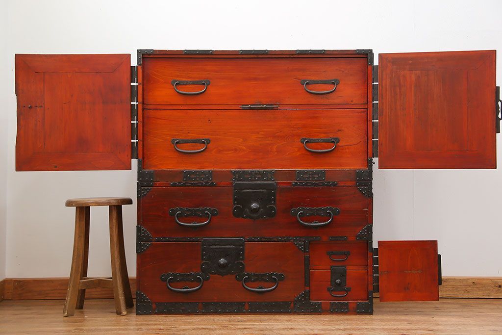 古民具・骨董 美品　金具の立派な観音開き時代箪笥(帳場箪笥、たんす)