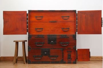 古民具・骨董 美品　金具の立派な観音開き時代箪笥(帳場箪笥、たんす)