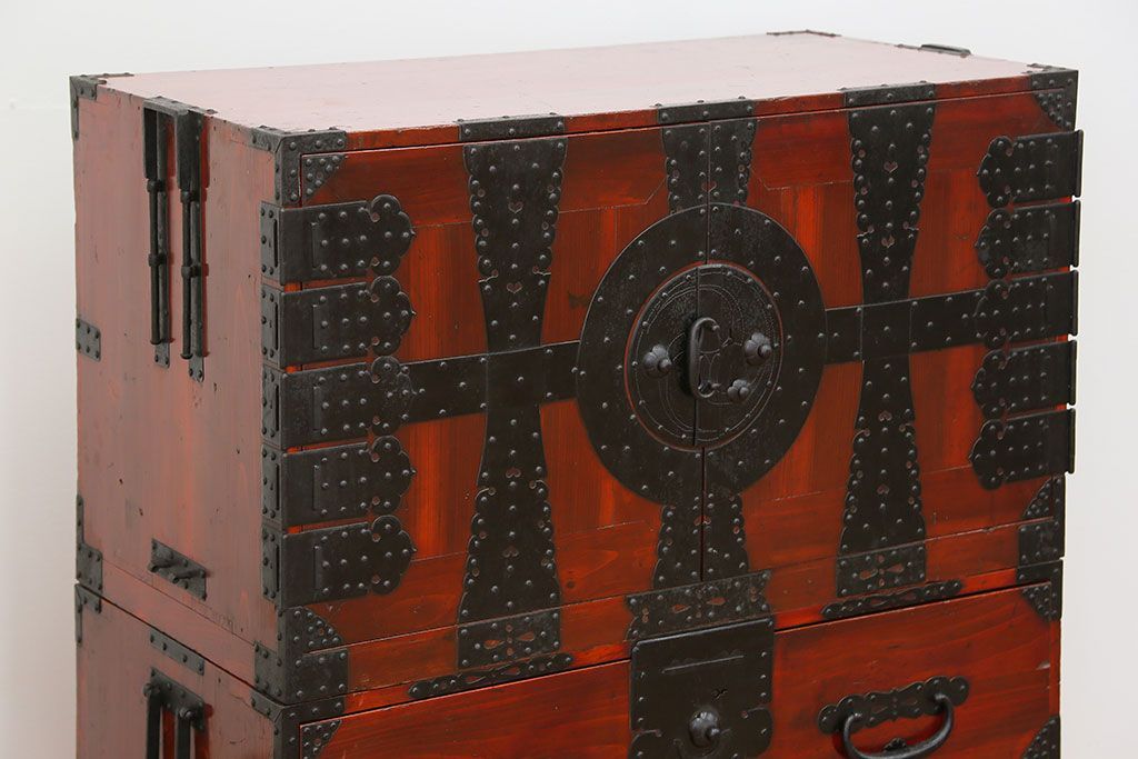 古民具・骨董 美品　金具の立派な観音開き時代箪笥(帳場箪笥、たんす)