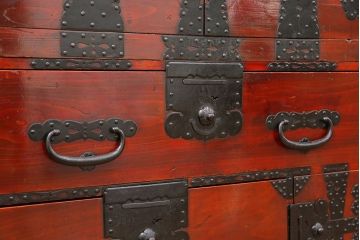 古民具・骨董 美品　金具の立派な観音開き時代箪笥(帳場箪笥、たんす)