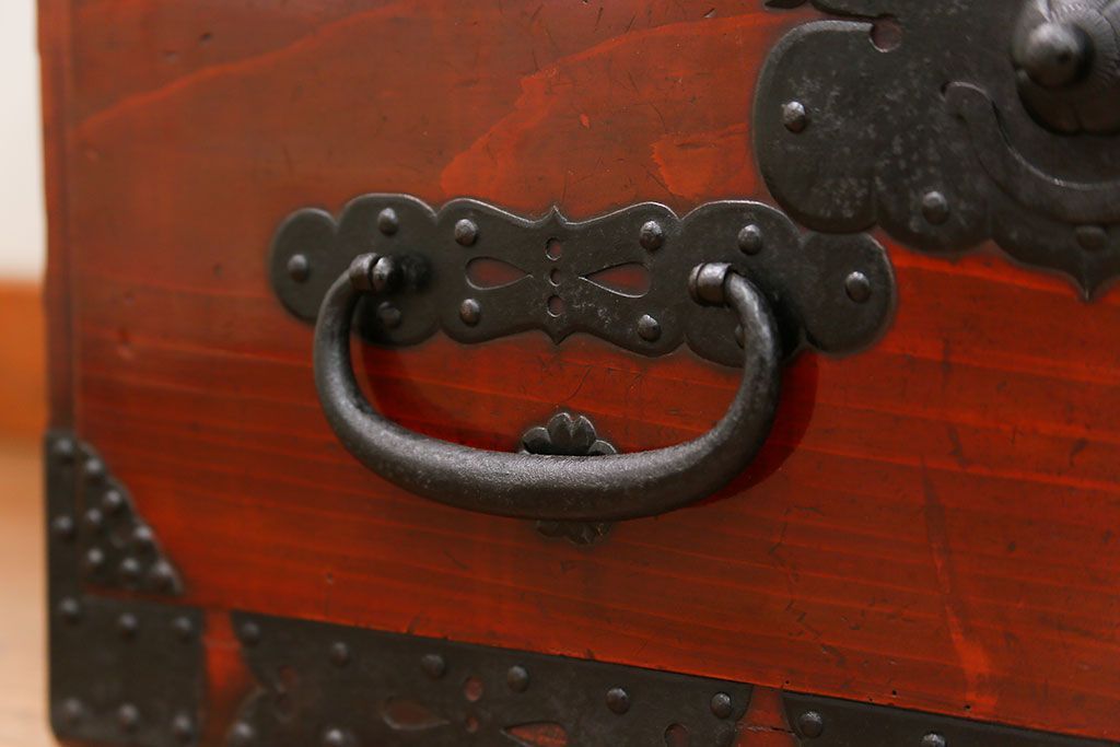 古民具・骨董 美品　金具の立派な観音開き時代箪笥(帳場箪笥、たんす)