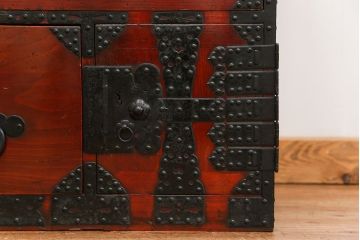 古民具・骨董 美品　金具の立派な観音開き時代箪笥(帳場箪笥、たんす)