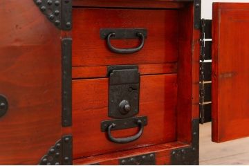 古民具・骨董 美品　金具の立派な観音開き時代箪笥(帳場箪笥、たんす)