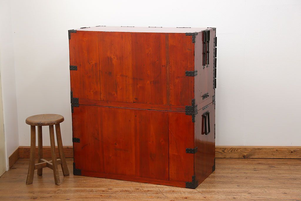 古民具・骨董 美品　金具の立派な観音開き時代箪笥(帳場箪笥、たんす)