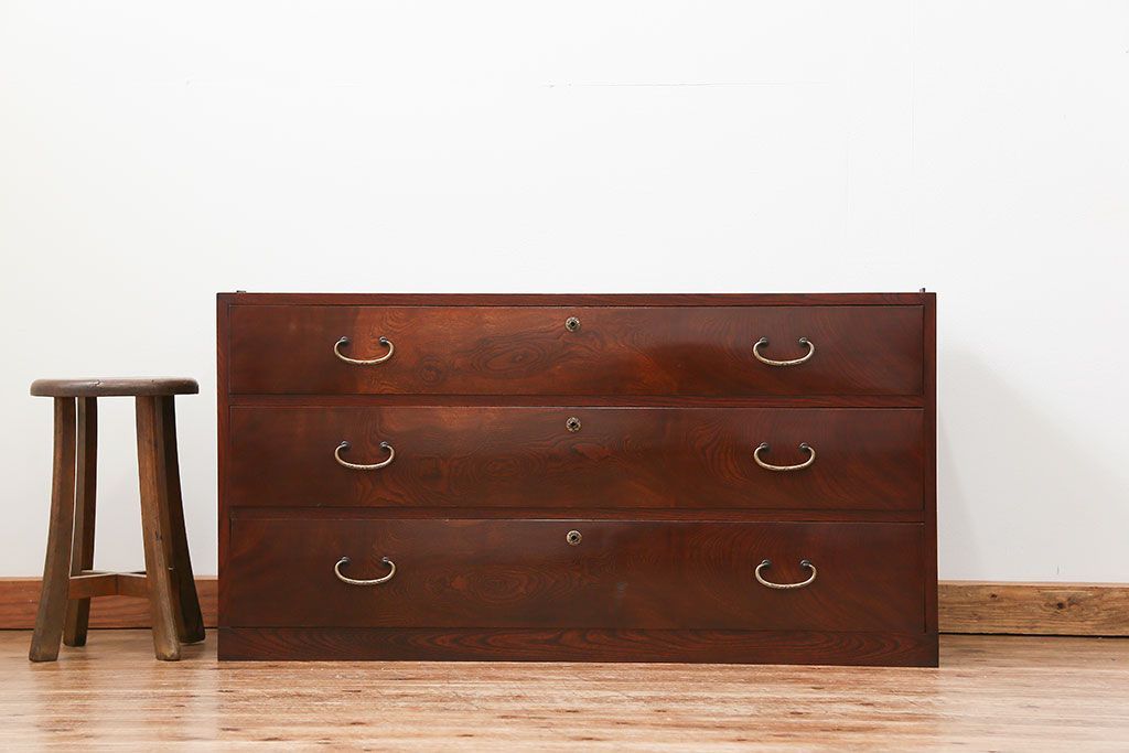 アンティーク家具　古民具・骨董 前面欅材の杢目の素晴らしい時代箪笥ローチェスト(1)(ローボード)