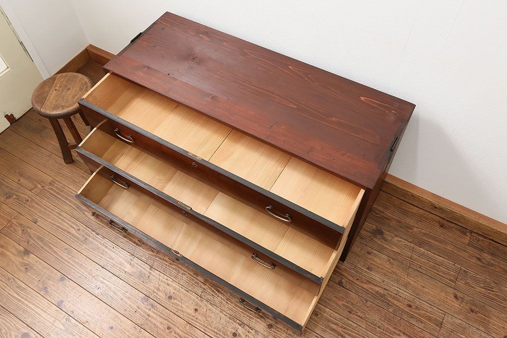 アンティーク家具　古民具・骨董 前面欅材の杢目の素晴らしい時代箪笥ローチェスト(1)(ローボード)