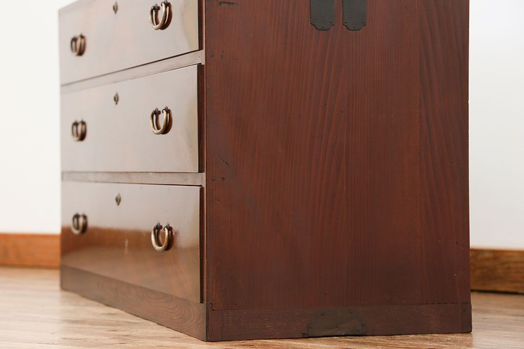 アンティーク家具　古民具・骨董 前面欅材の杢目の素晴らしい時代箪笥ローチェスト(1)(ローボード)