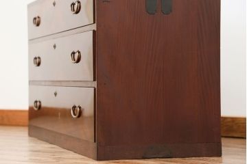 アンティーク家具　古民具・骨董 前面欅材の杢目の素晴らしい時代箪笥ローチェスト(1)(ローボード)