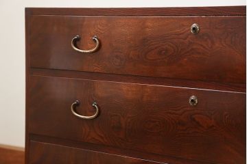 アンティーク家具　古民具・骨董 前面欅材の杢目の素晴らしい時代箪笥ローチェスト(1)(ローボード)