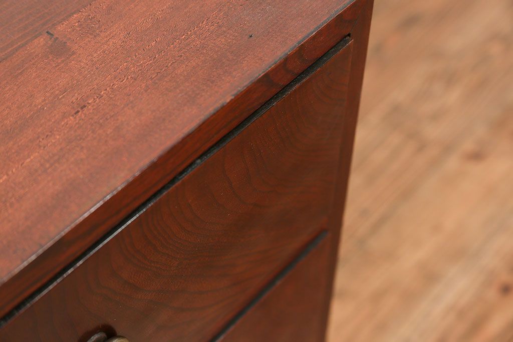 アンティーク家具　古民具・骨董 前面欅材の杢目の素晴らしい時代箪笥ローチェスト(1)(ローボード)