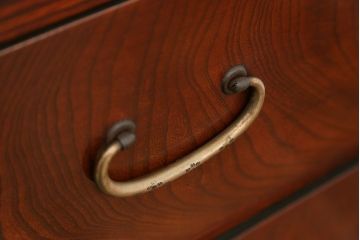 アンティーク家具　古民具・骨董 前面欅材の杢目の素晴らしい時代箪笥ローチェスト(1)(ローボード)