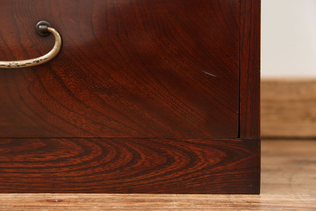 アンティーク家具　古民具・骨董 前面欅材の杢目の素晴らしい時代箪笥ローチェスト(1)(ローボード)
