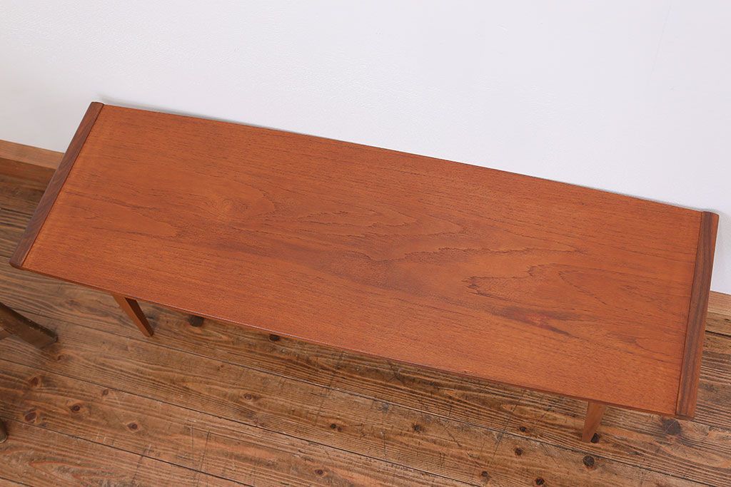 ヴィンテージ家具　北欧ビンテージ　チーク材のセンターテーブル(コーヒーテーブル)