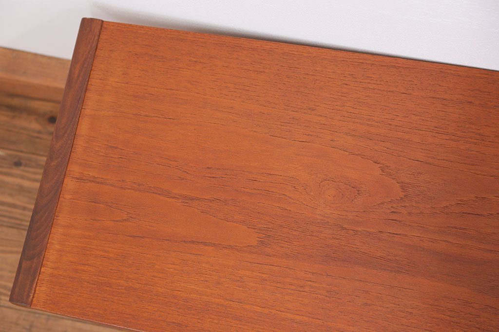 ヴィンテージ家具　北欧ビンテージ　チーク材のセンターテーブル(コーヒーテーブル)