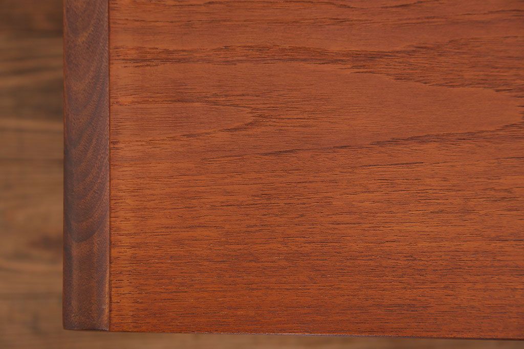 ヴィンテージ家具　北欧ビンテージ　チーク材のセンターテーブル(コーヒーテーブル)