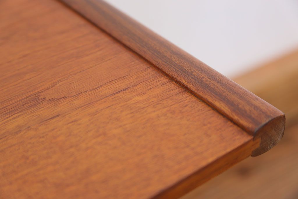 ヴィンテージ家具　北欧ビンテージ　チーク材のセンターテーブル(コーヒーテーブル)