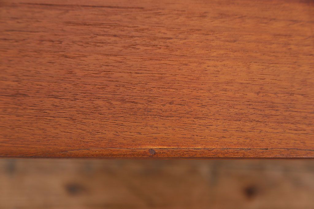 ヴィンテージ家具　北欧ビンテージ　チーク材のセンターテーブル(コーヒーテーブル)