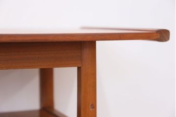 ヴィンテージ家具　北欧ビンテージ　チーク材のセンターテーブル(コーヒーテーブル)