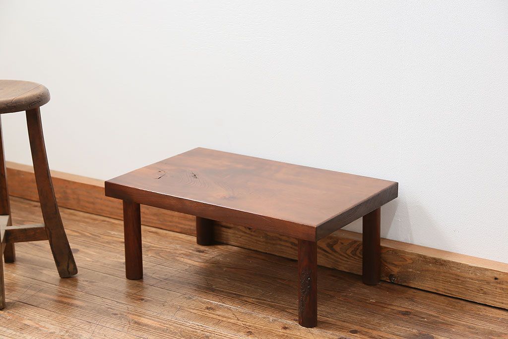 アンティーク家具　古民具・骨董 シンプルで小さなテーブル(机、花台)