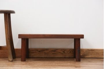 アンティーク家具　古民具・骨董 シンプルで小さなテーブル(机、花台)