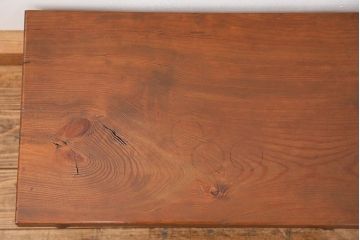 アンティーク家具　古民具・骨董 シンプルで小さなテーブル(机、花台)